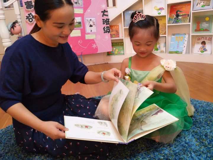 書香校園，閱讀幸?？鞓?——公明第二幼兒園閱讀月系列活動報道